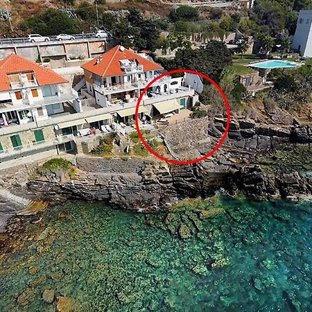 Seaside Holiday Apartment - Unique Location Cipressa Dış mekan fotoğraf