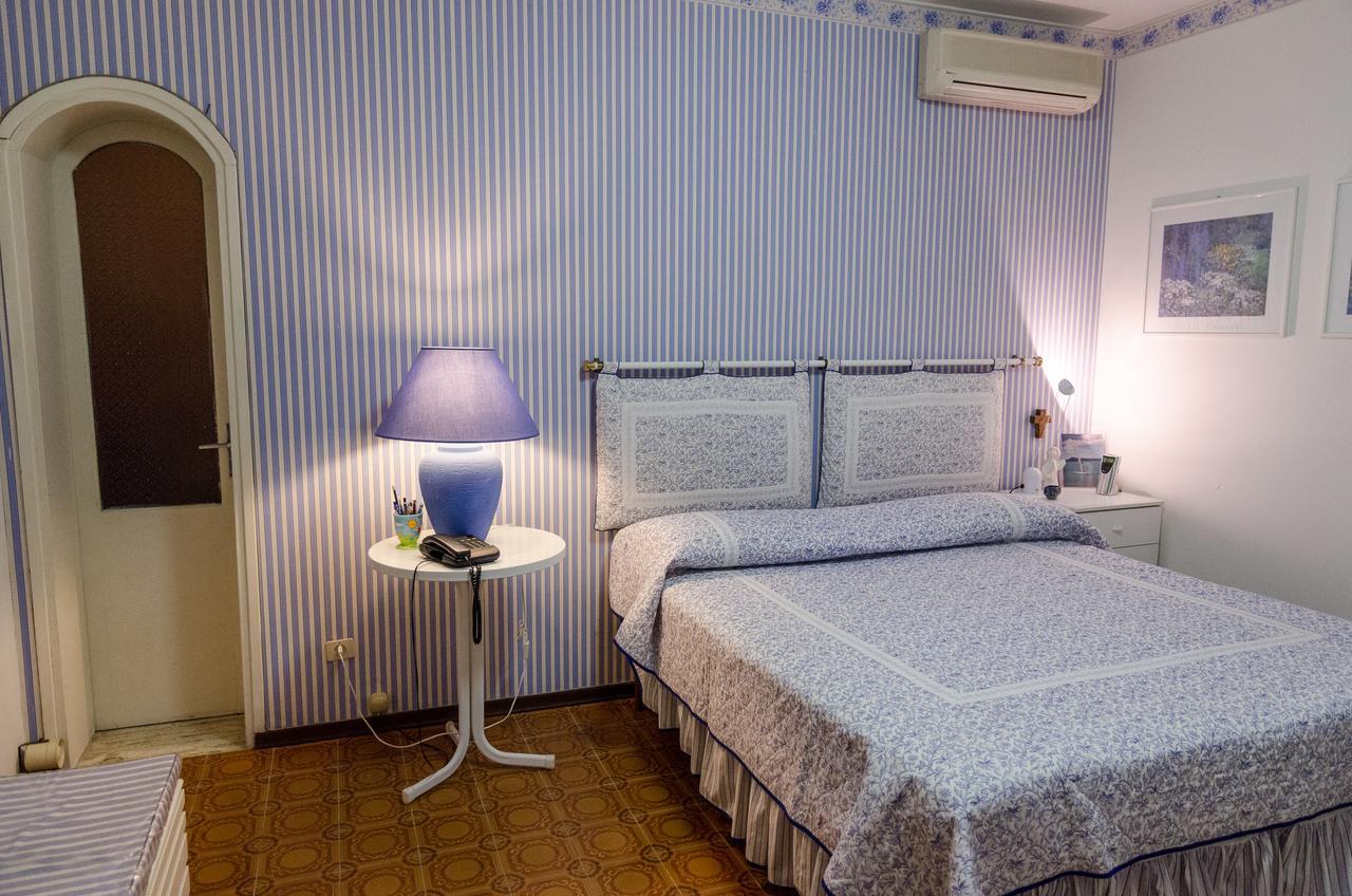 Seaside Holiday Apartment - Unique Location Cipressa Dış mekan fotoğraf